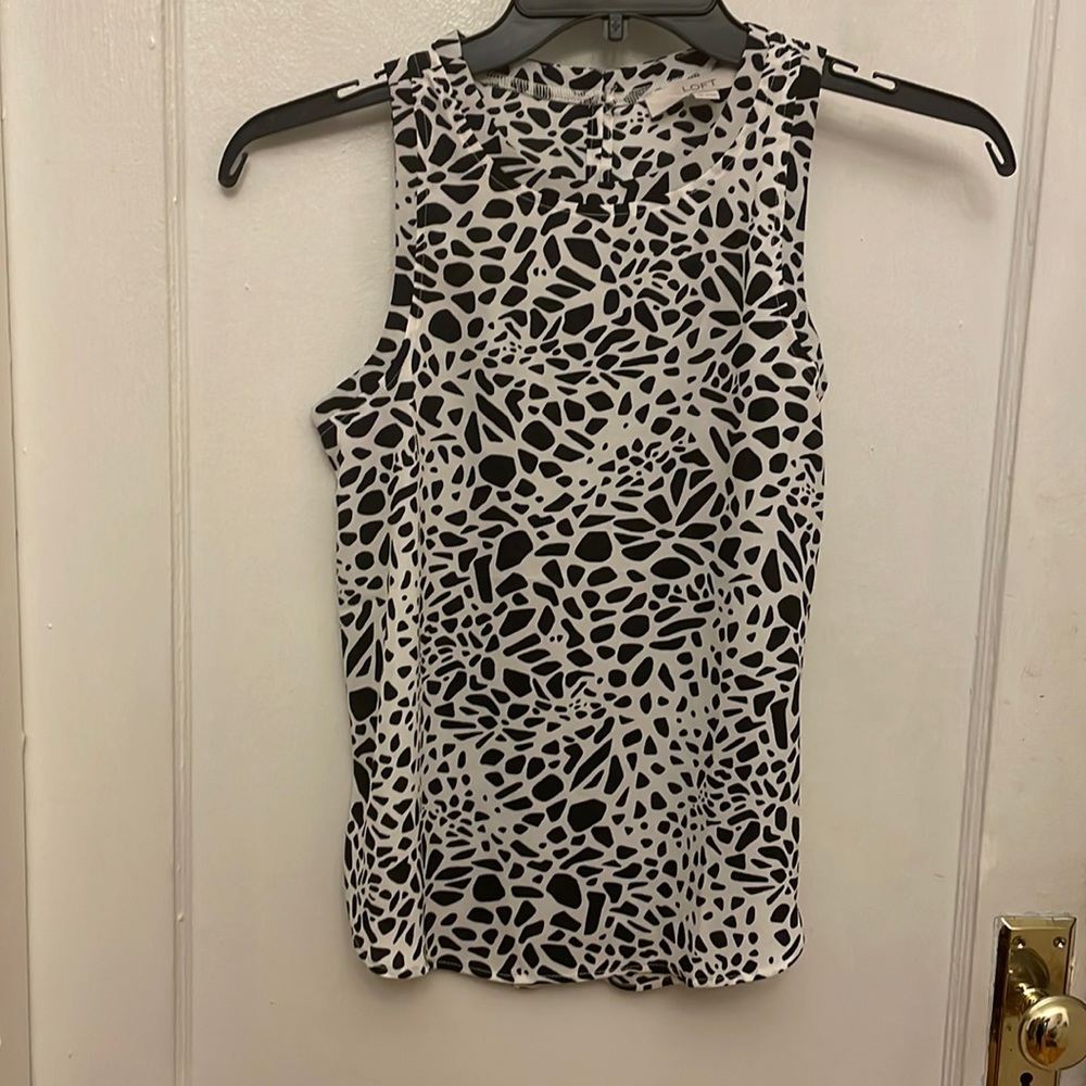 NWT Loft essential layering top size XS petite.